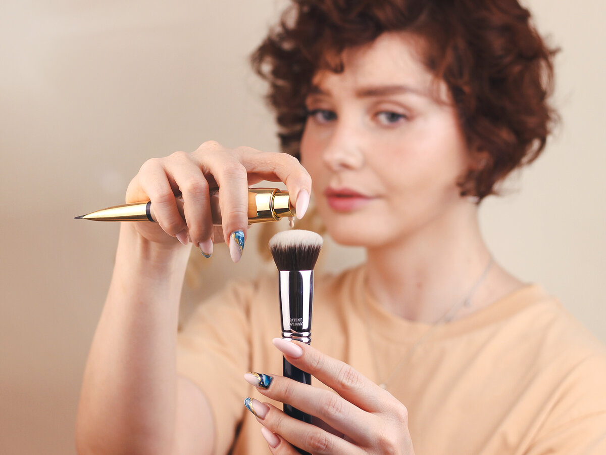 Привет, любимые читательницы! Меня зовут Таня, добро пожаловать на дружеские бьюти-посиделки! Здесь уютно и полезно :)