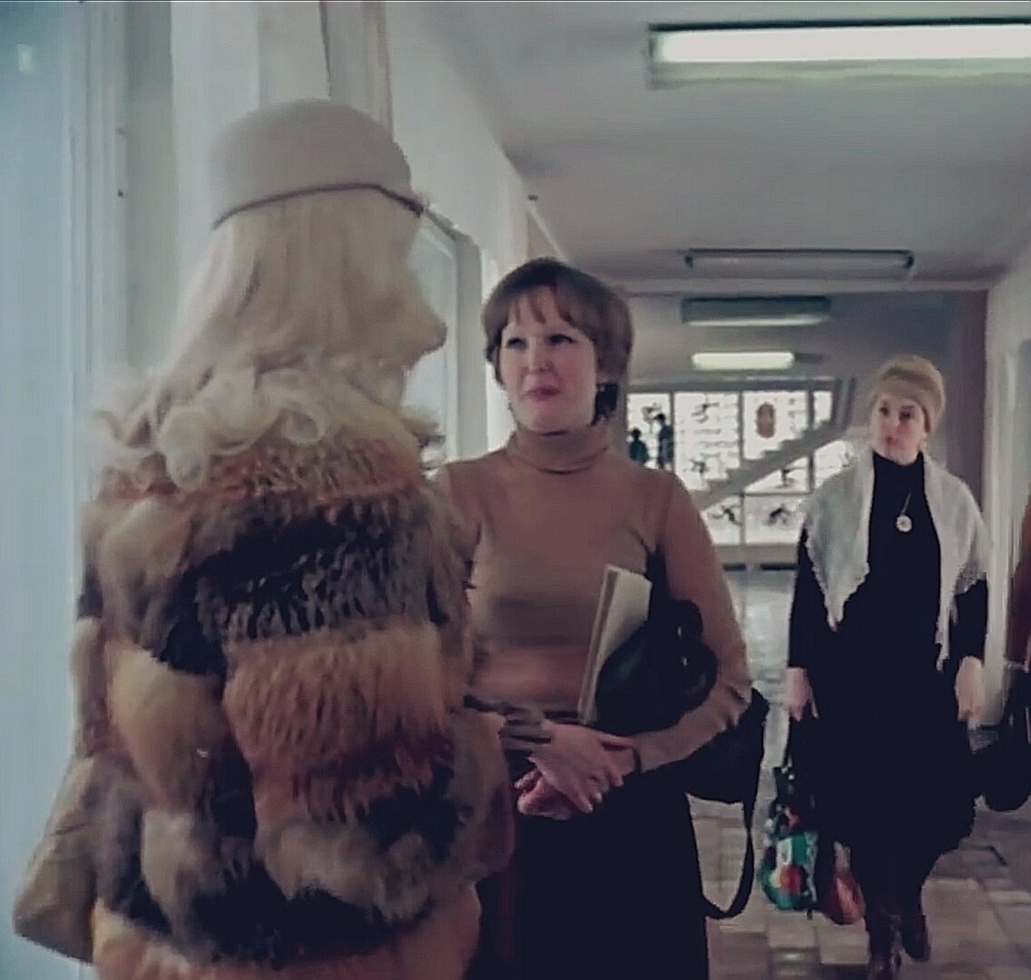 Люся, Танечка и Вера. Кадр из фильма "Вам и не снилось".