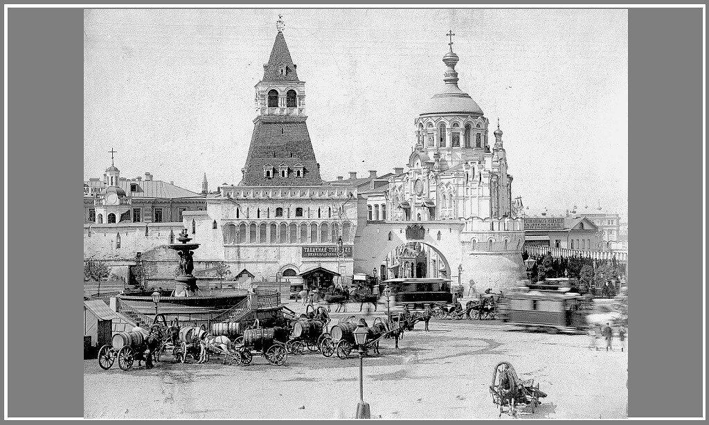 Лубянская площадь Москвы, 1890-ые годы, фотограф не известен.