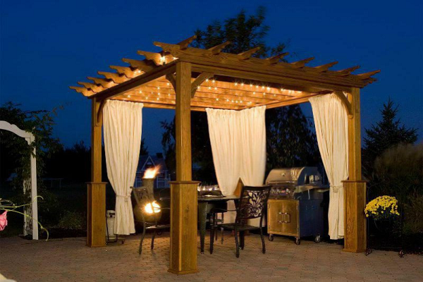 Украшение и место отдыха на даче