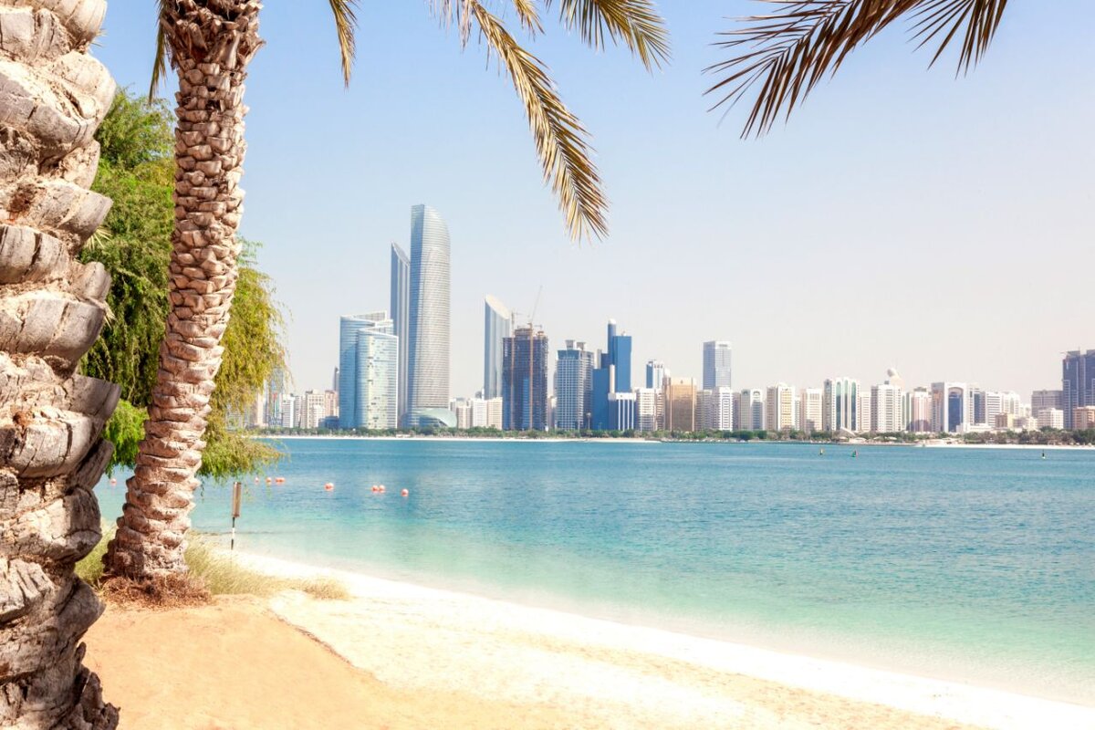 Пляж Корниш Абу-Даби. Персидский залив Абу Даби. Corniche Beach Абу Даби. Пляж Корниш Бич Абу Даби.