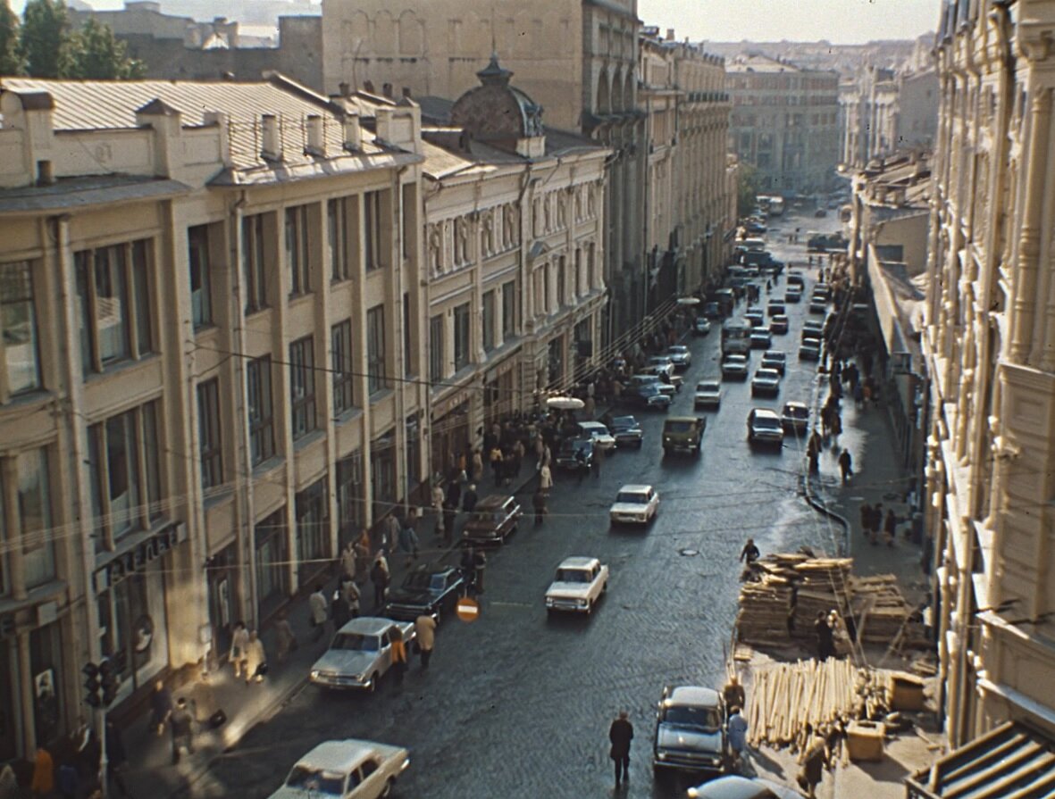 Где снимали лет. Служебный Роман Кузнецкий мост. Служебный Роман статистическое учреждение. Статистическое учреждение Кузнецкий мост, 3/6. Кузнецкий мост 3/6 служебный Роман.