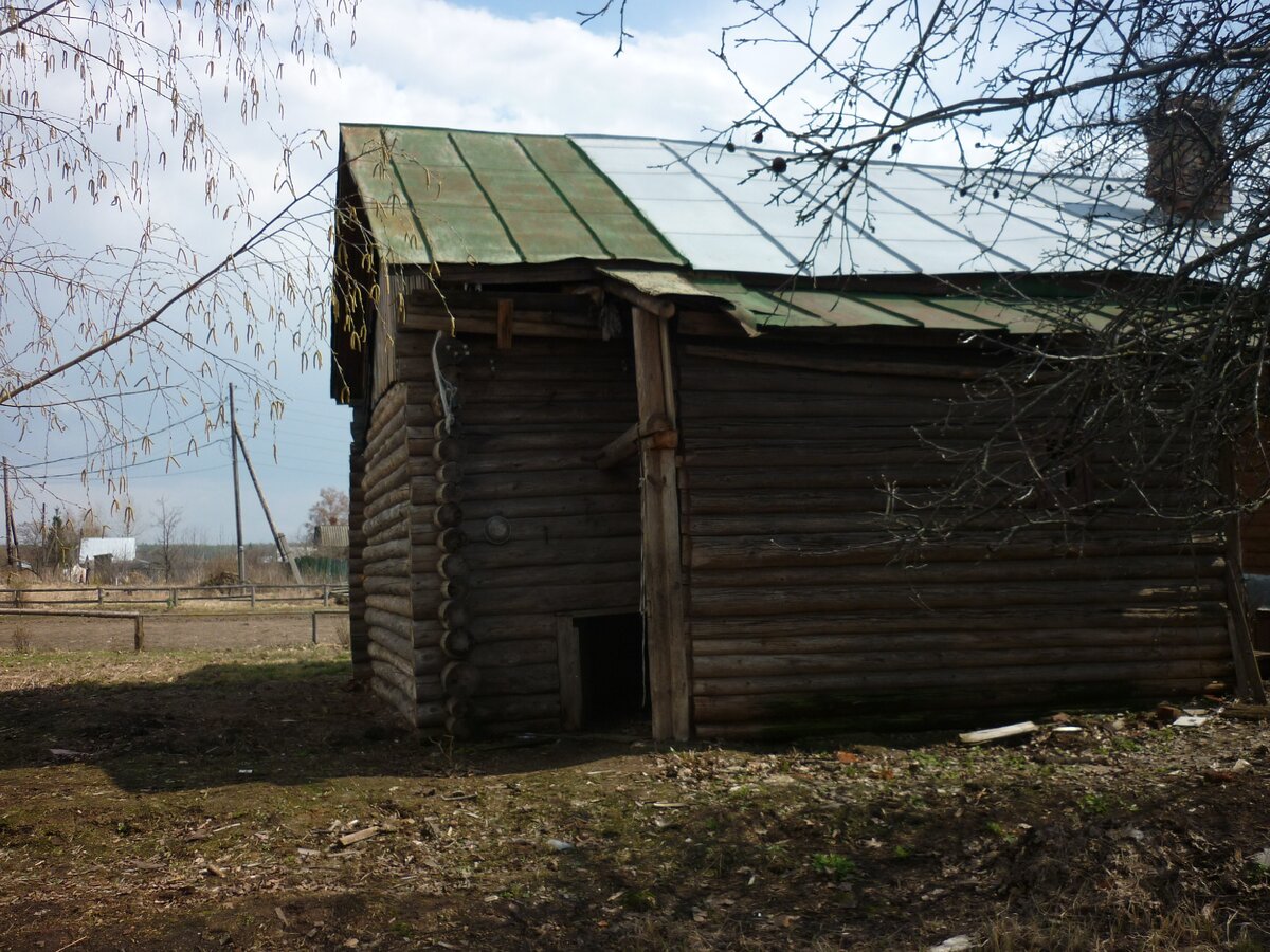 А так было раньше. Правда, к этой части был пристроен огромный двор, который мы снесли.