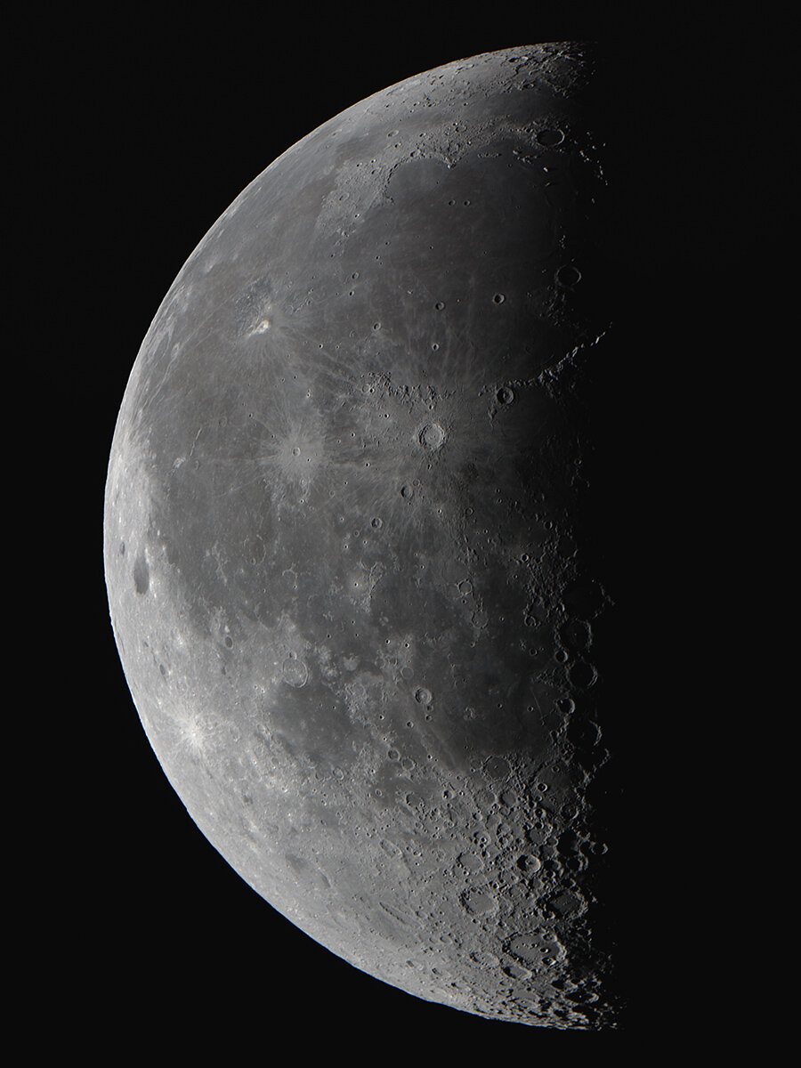 Луна в фазе последней четверти. 