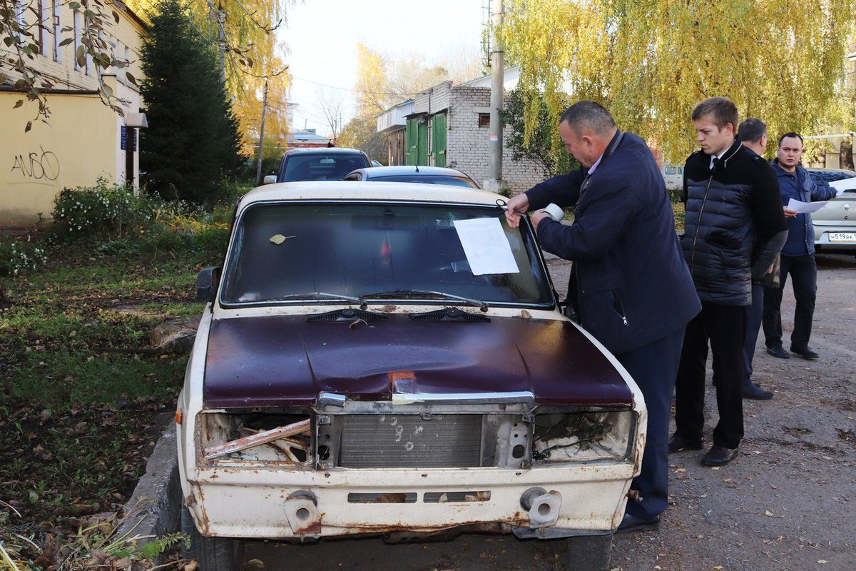 С 2021 года появятся штрафы за автохлам, мойку машины и работающий во дворе  двигатель | Авто-Друг | Дзен