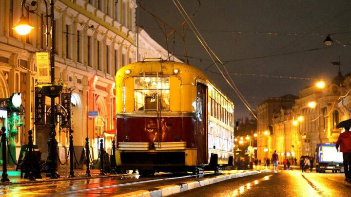 Нижний Новгород, ул. Рождественская, ретротрамвай. Фото: Татьяна Александрушкина