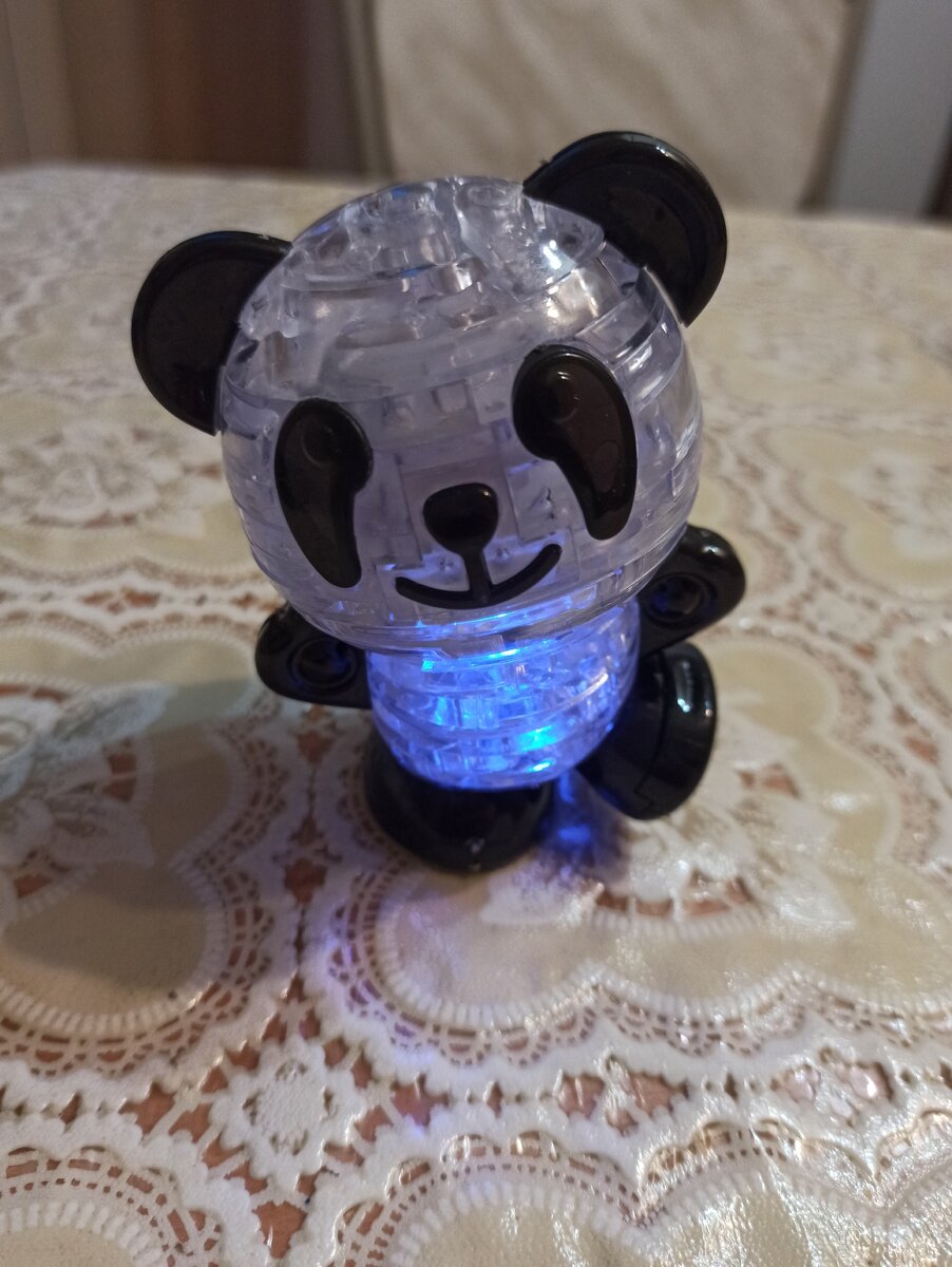 Милаха панда, ещё и светится)