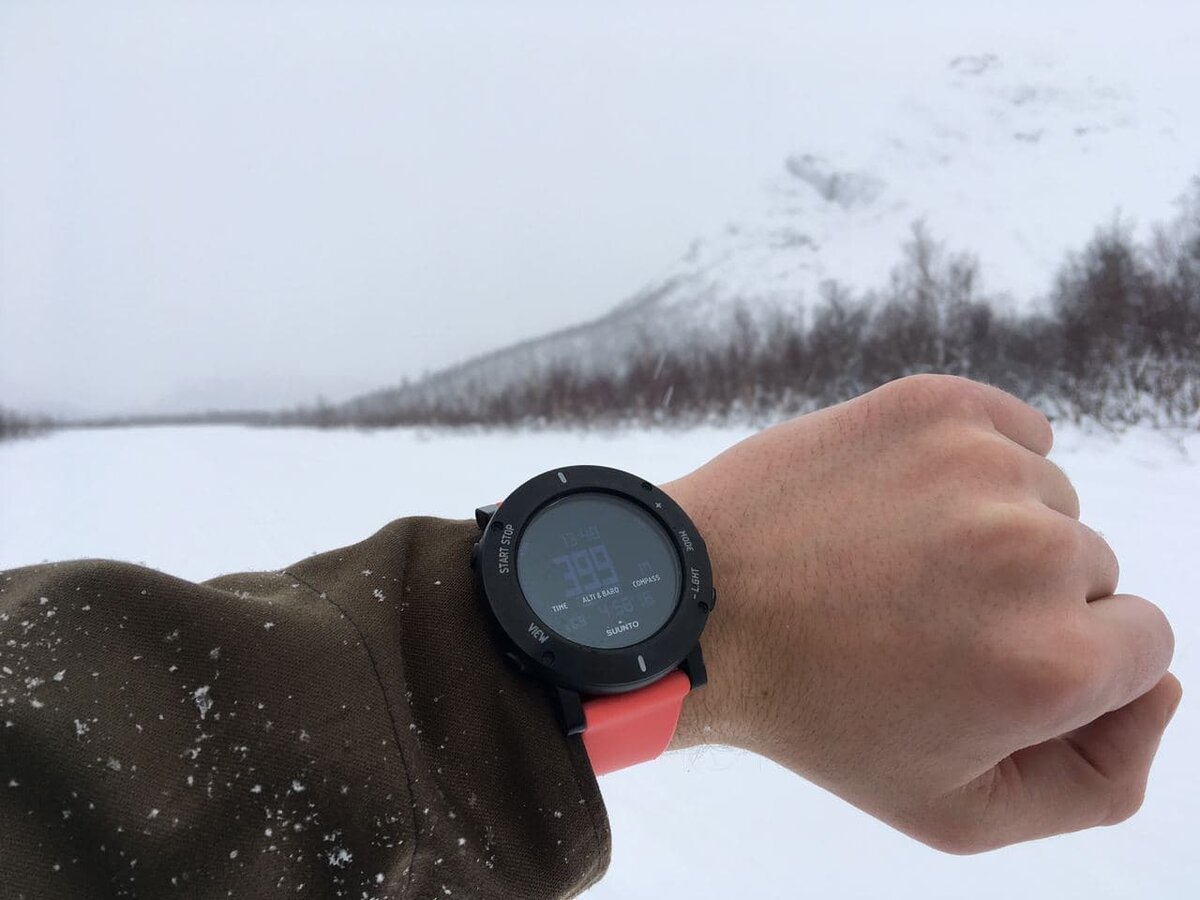 Extreme clock. Экран скорость часы Suunto.