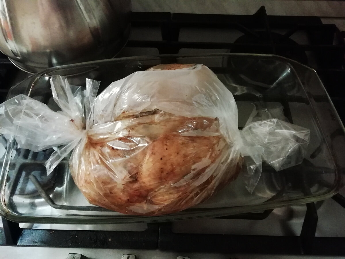 Готовая курица в пакете для запекания