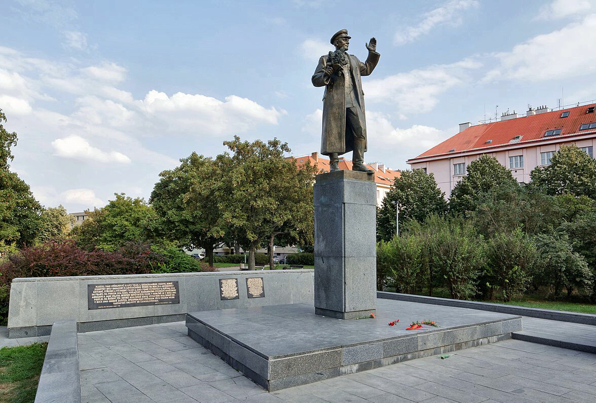 Фото 2018 г. https://commons.wikimedia.org/wiki/File:Konev_Monument_in_Bubeneč_(6181).jpg