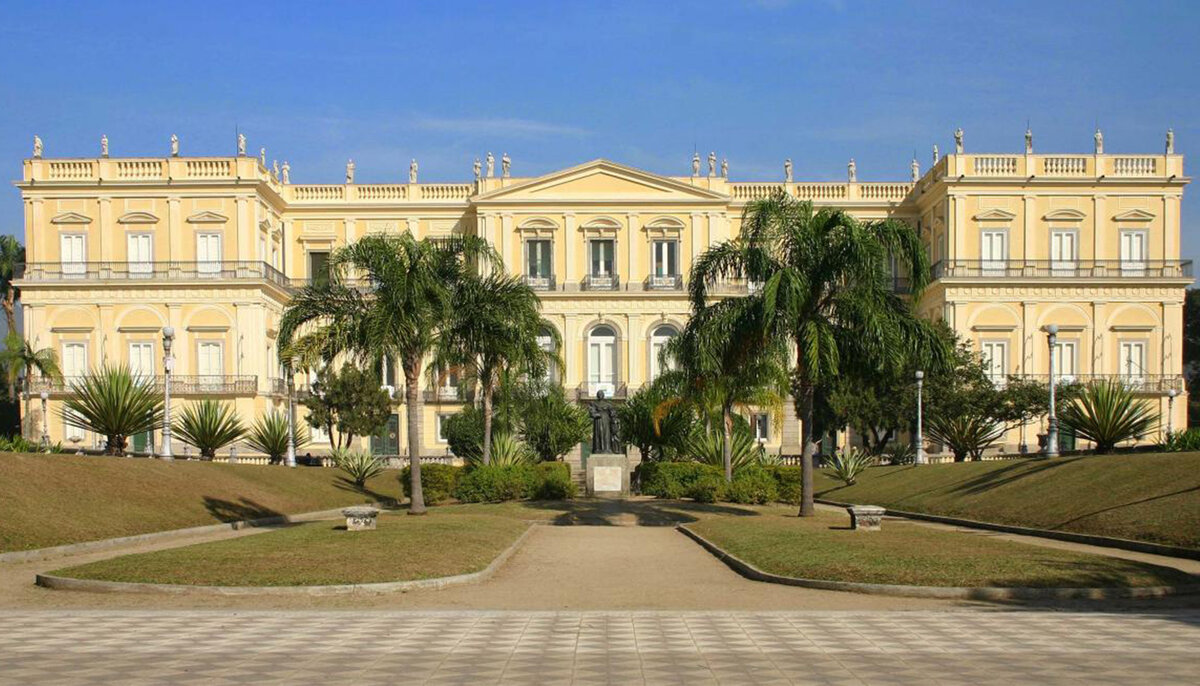 великолепный дворец до пожара