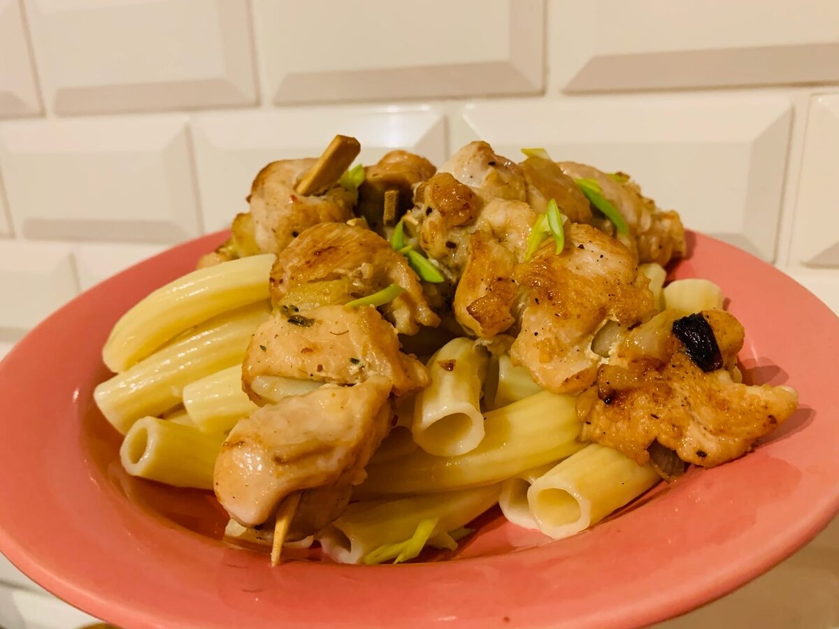 Куриные шашлычки с гарниром