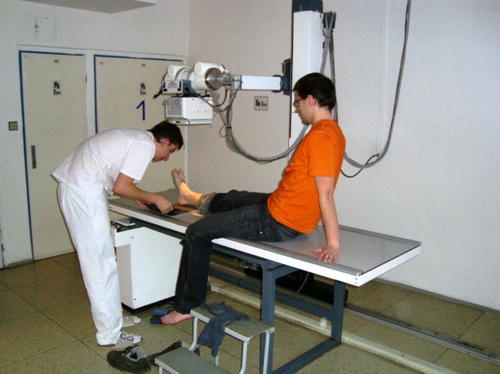 Вот такой аппарат. Если кому не доводилось - и не надо!!! Фото в свободном доступе https://clck.ru/VXUMN