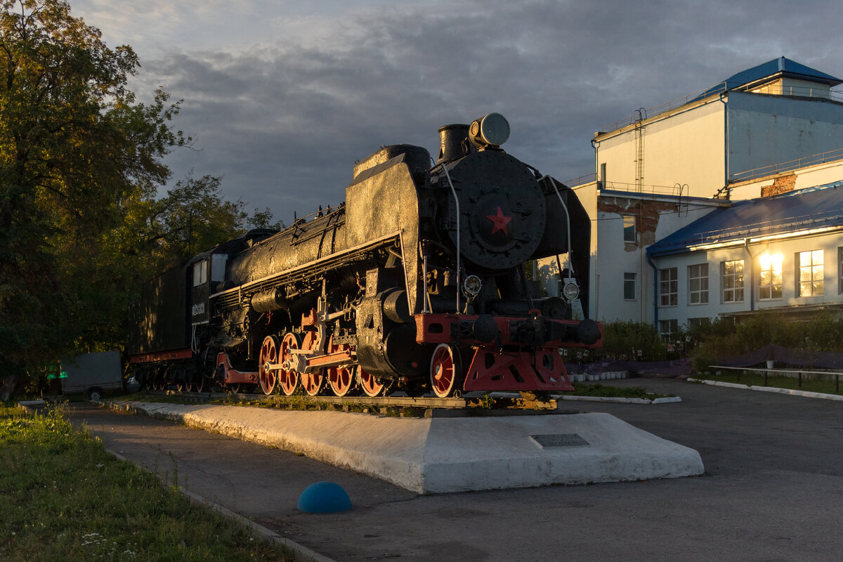 Паровоз ФД, рядом с ДК "Железнодорожник", ул. Первомайская, 55