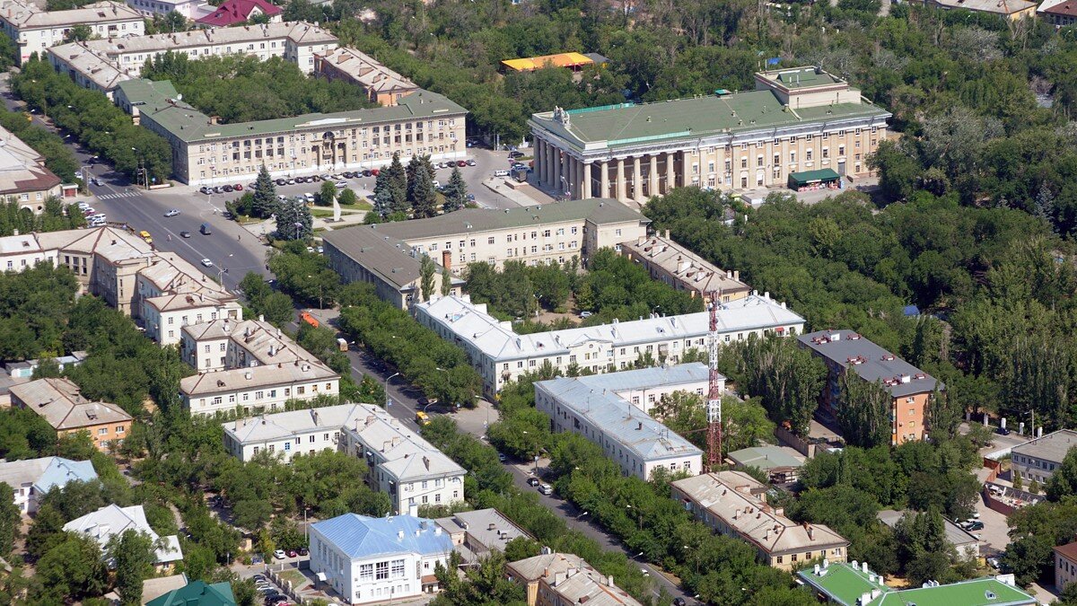 Город Волжский с высоты птичьего полета. Фото: Александр Коробов