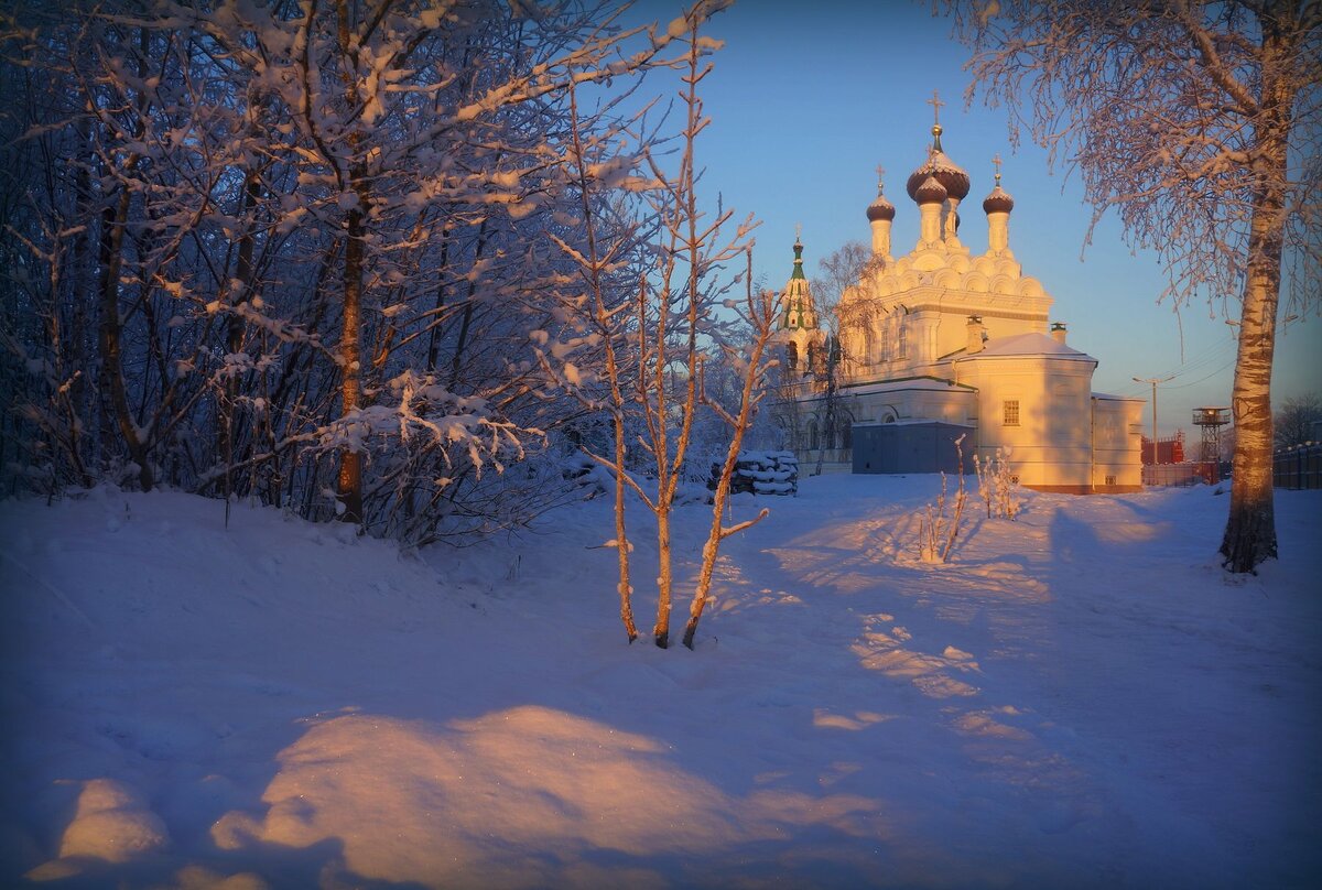 Морозное утро храм