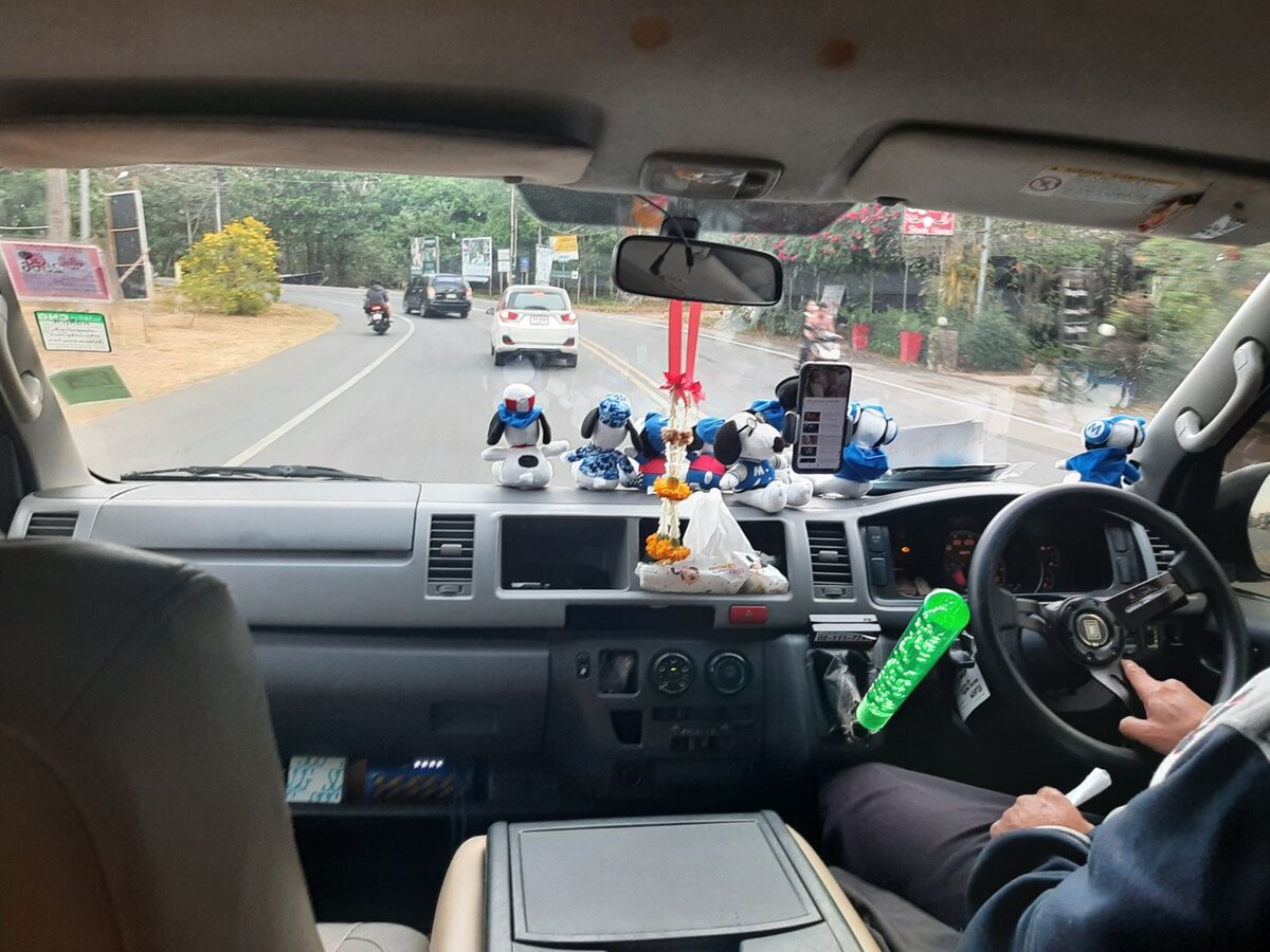 Трансфер на минивэне до границе Камбоджи