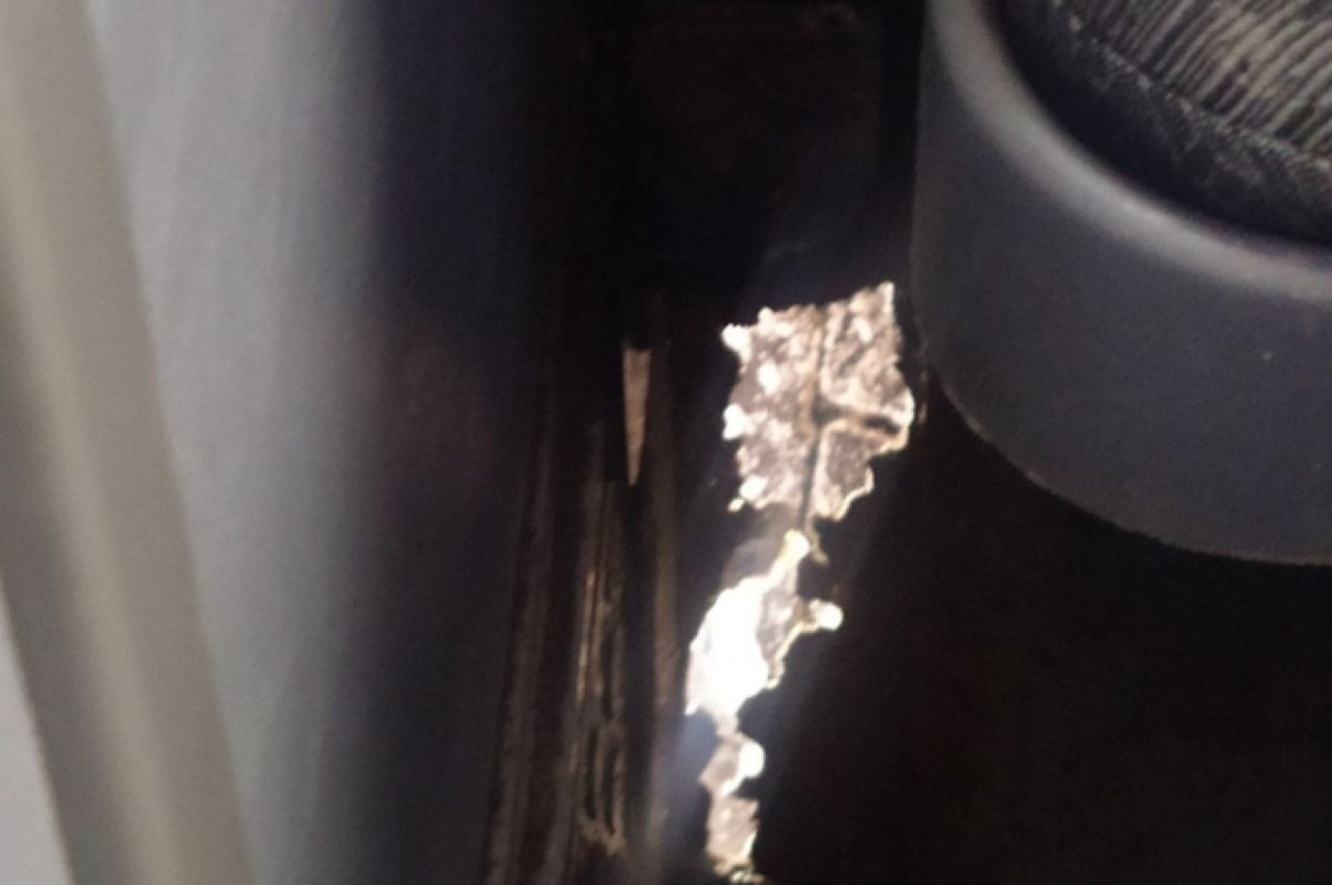    Барнаульцев шокировала дыра в днище популярной маршрутки