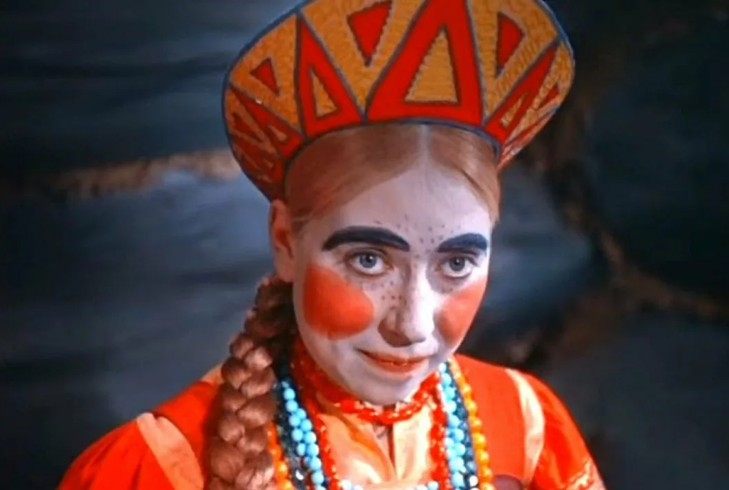 Марфушенька-душенька (Инна Чурикова), кадр из фильма "Морозко" (1964)