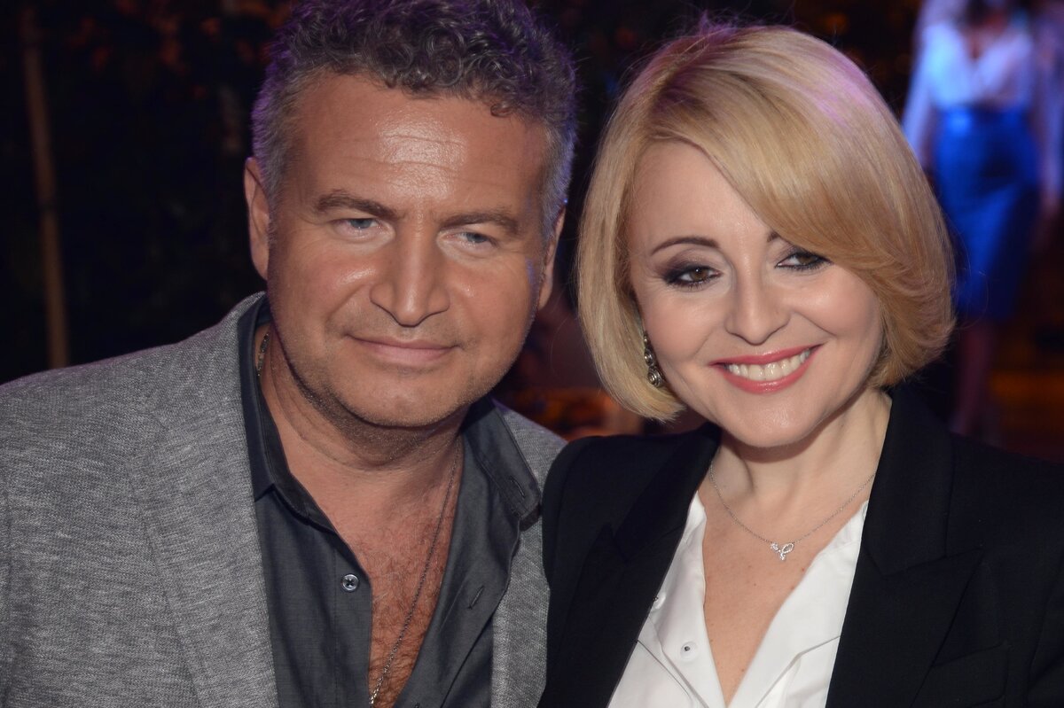     «Любовь моя, мы взяли серебро»: Леонид Агутин нежно обратился к Анжелике Варум в день 25-летия свадьбы