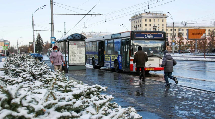 Остановка. Автобус Фото: Виталий Барабаш/"Толк"