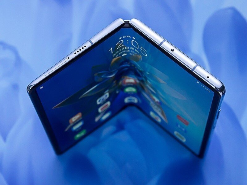   Складной смартфон TECNO PHANTOM V Fold: первые «живые» снимки и дата анонса
