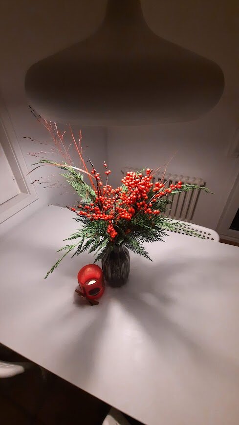 Скол не видно, но там он есть