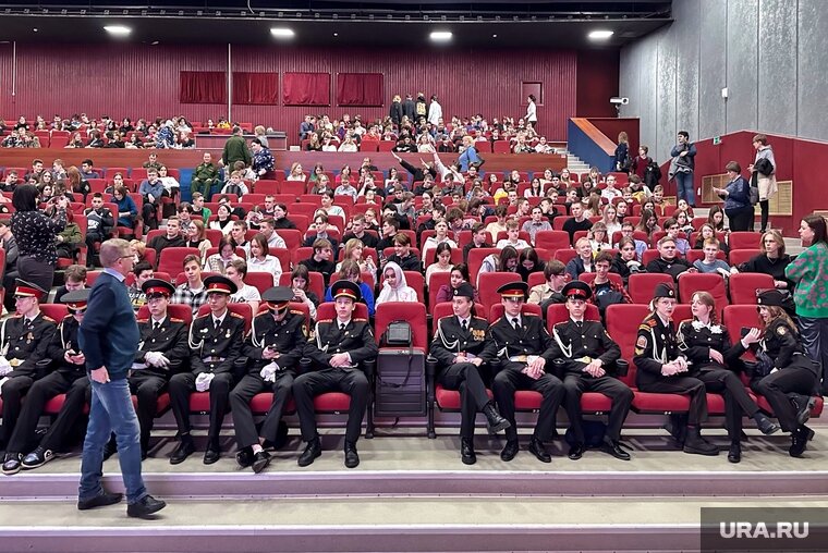    Курганцев зовут учиться в военные вузы России