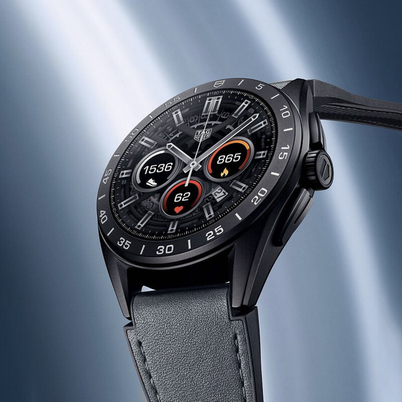 Электронные часы TAG Heuer Connected Часы TAG Heuer Connected Calibre E4 в 45 мм корпусе из стали и керамики с сенсорным экраном 1,39 дюйма 
