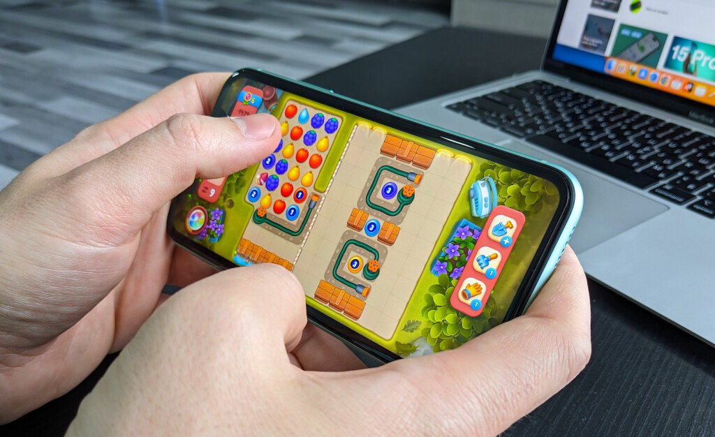 Айфон лагает. Iphone 13 max. Макро на айфон 11. Лаги на iphone 11 pro. Почему айфон глючит.