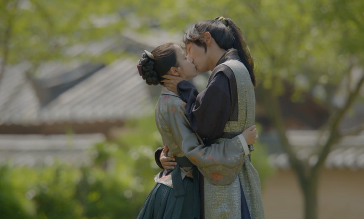 Ван со и Хэ Су поцелуй
