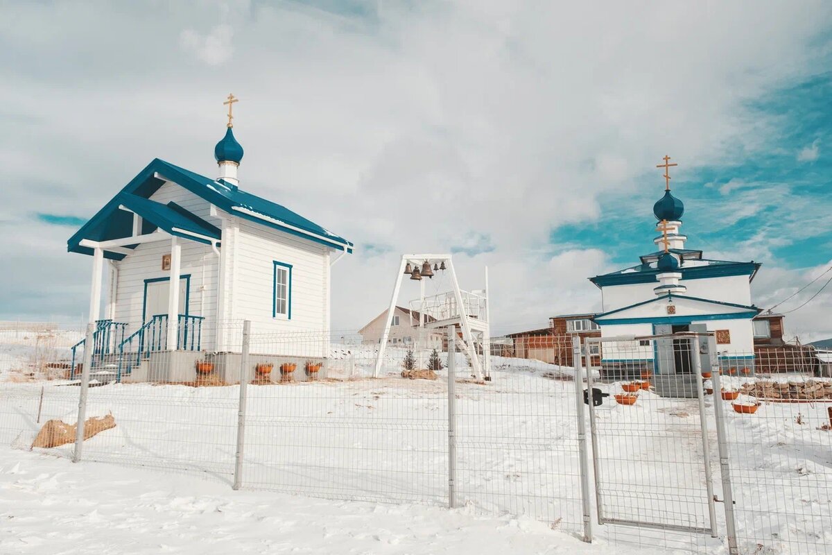 Церковь Державной иконы Божией Матери, купола которой видно из любой точки Хужира