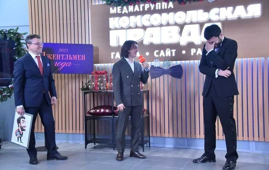    Актер Денис Дорохов смешит Георгия Джикия. Фото: Владимир Веленгурин, Комсомольская правда