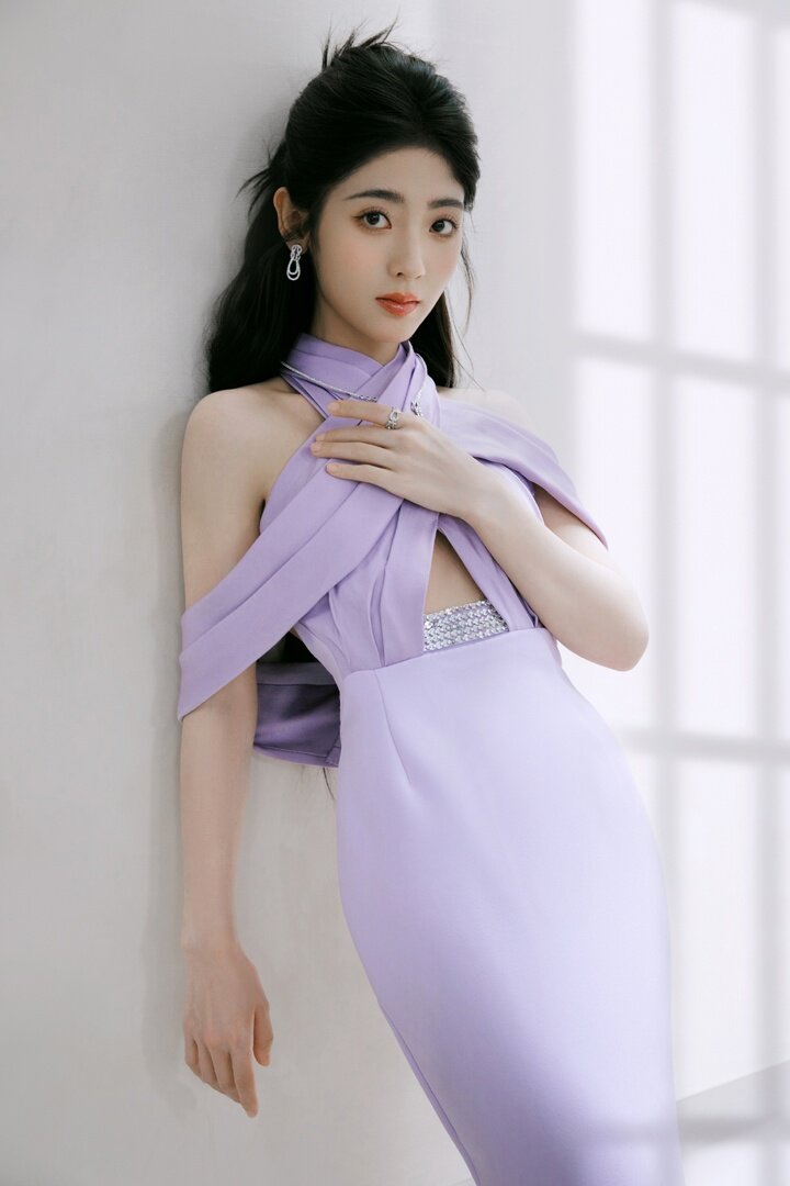 индиго син актриса