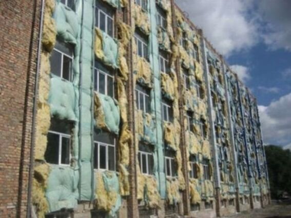 Вот во что превращается многослойное утепление фасада через первые три секунды эксплуатации
