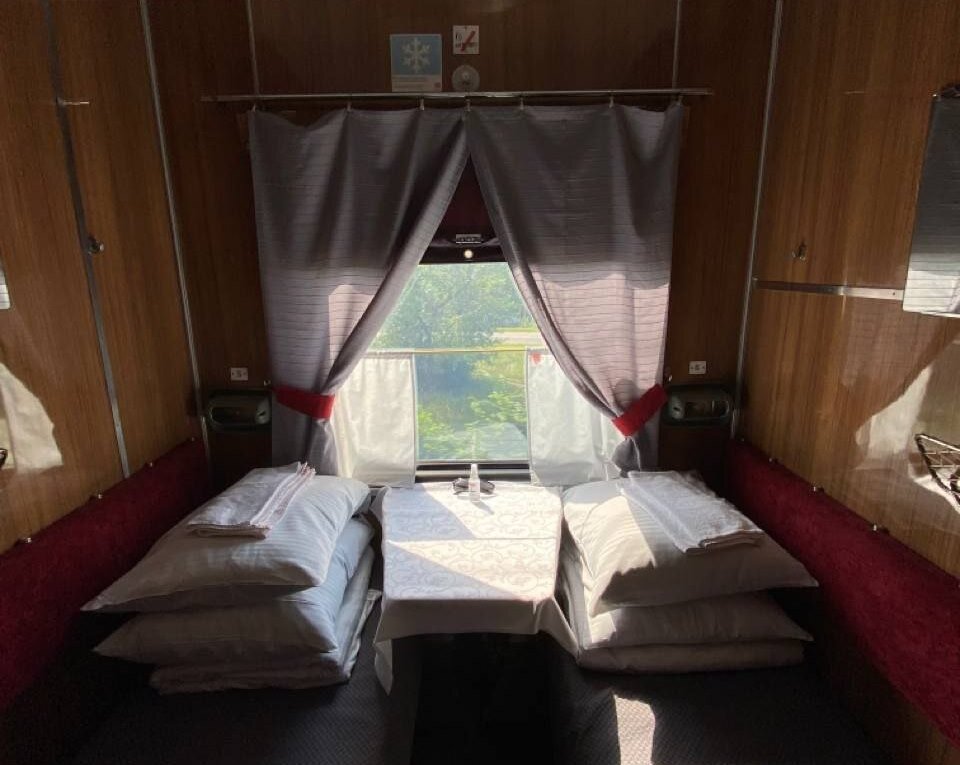 СВ Спальный вагон: схема расположения мест и фотографии