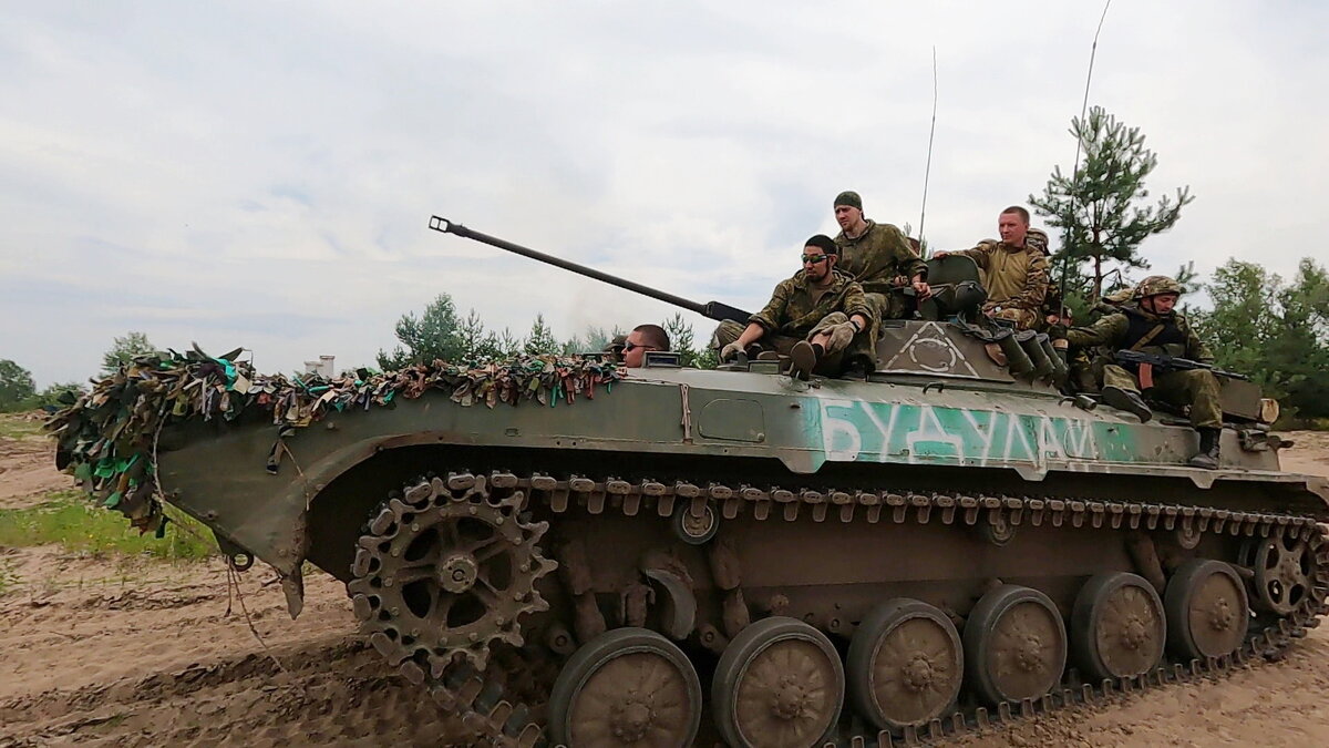    Военнослужащие югорчане из зоны СВО рассказали о том, что помогает в бою