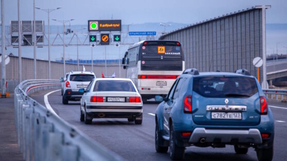    Пробка из 380 автомобилей сохраняется на подъезде к Крымскому мосту со стороны Кубани Анна Белая