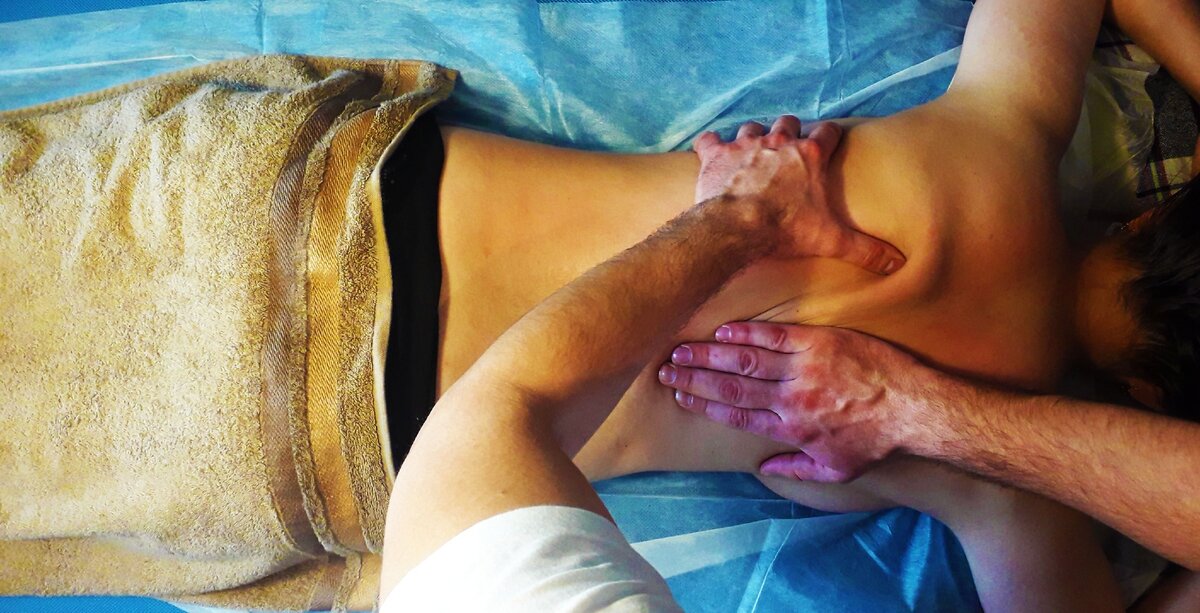 Массаж спины (фото из личного архива автора)