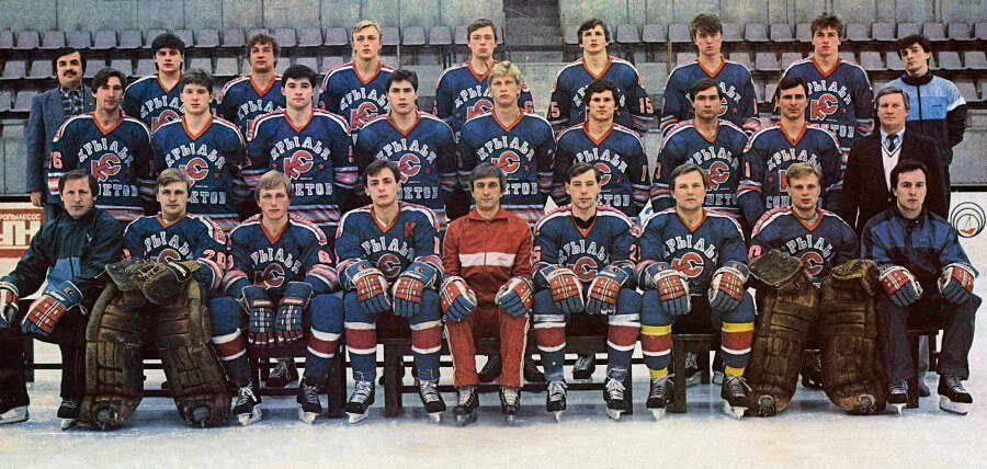 Изображение с Яндекс.Картинки (на фото клуб "Крылья Советов").