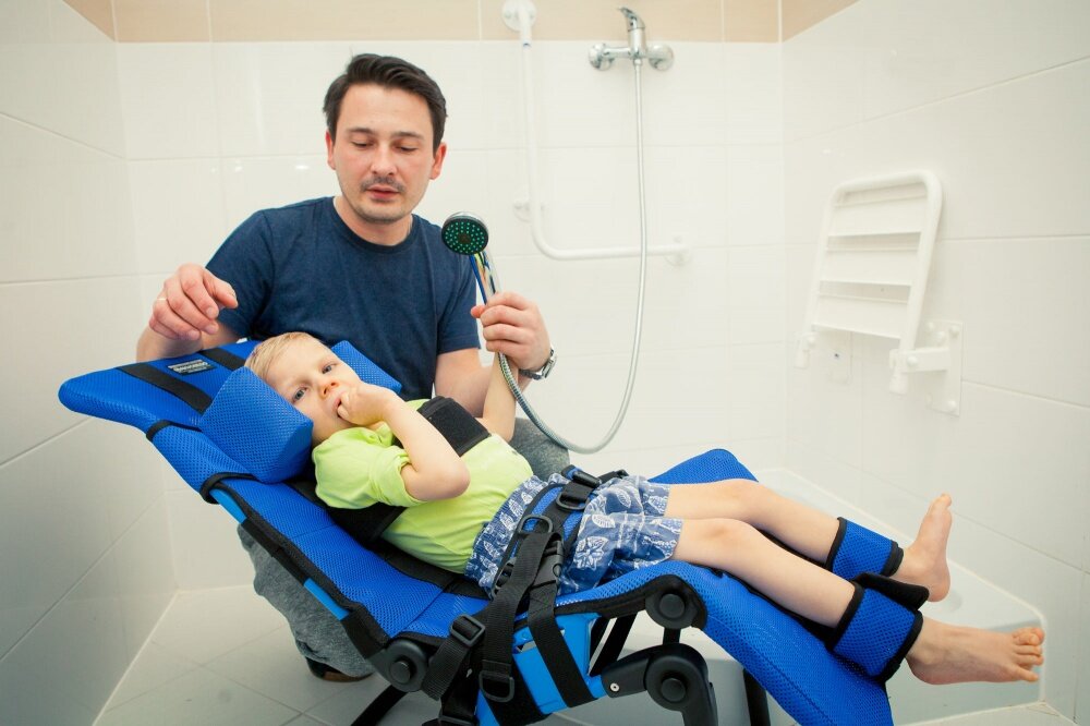 Кресло для купания детей с ДЦП. Сравнение | Mir Rehab | Дзен