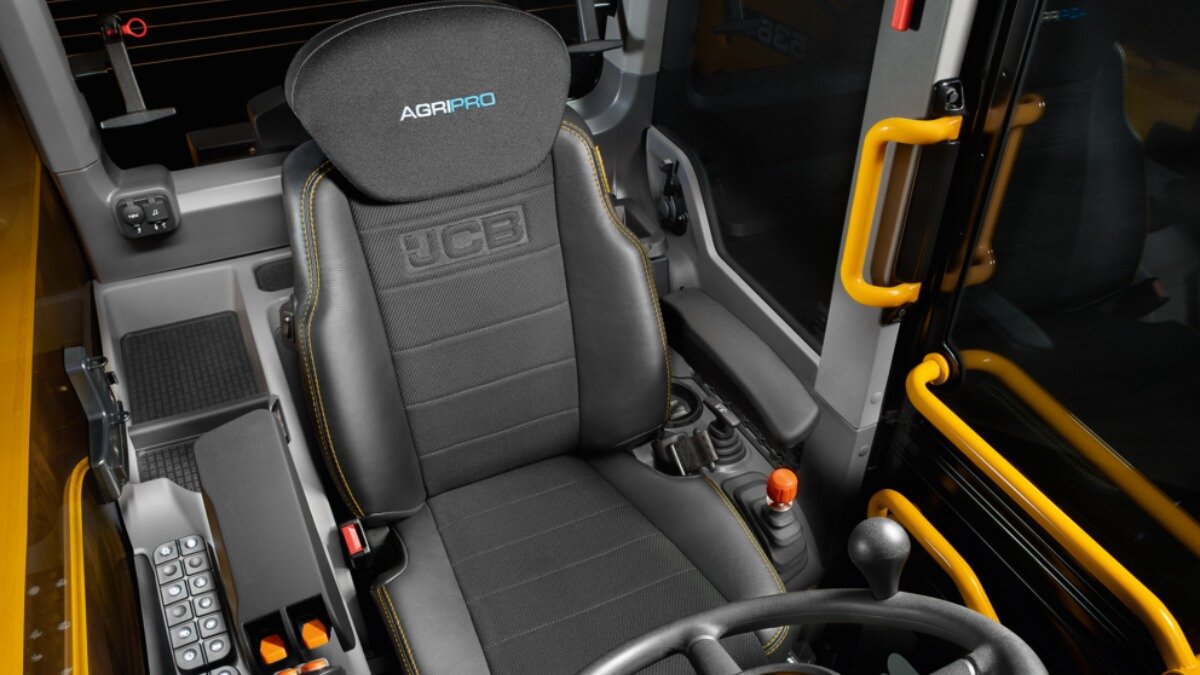 Фото: jcb.com Кабина JCB 532-60 AGRI LOADALL 