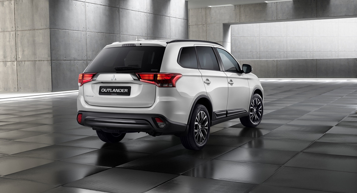 Mitsubishi Outlander Black Edition