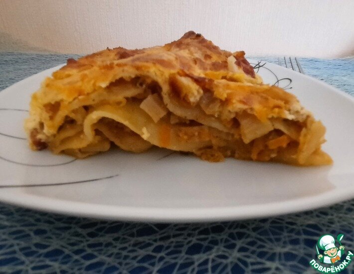 Лазанью из пекинской капусты с беконом, готовить очень быстро и из простых ингредиентов. Бекон можно заменить фаршем, а можно вообще без мясных продуктов, получается тоже очень вкусно. Попробуйте приготовить такую лазанью, вы не разочаруетесь! Приятного аппетита!