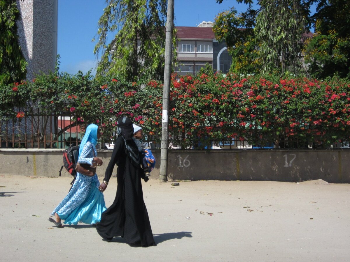 Местные женщины