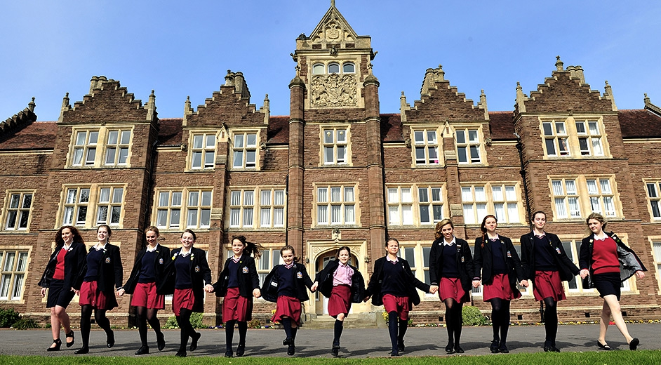 2 schools in britain. Хэмпшир англия университет. Униформа школы рептон в великобритании. Нью хэмпшир частная школа. Общеобразовательная школа в англии.