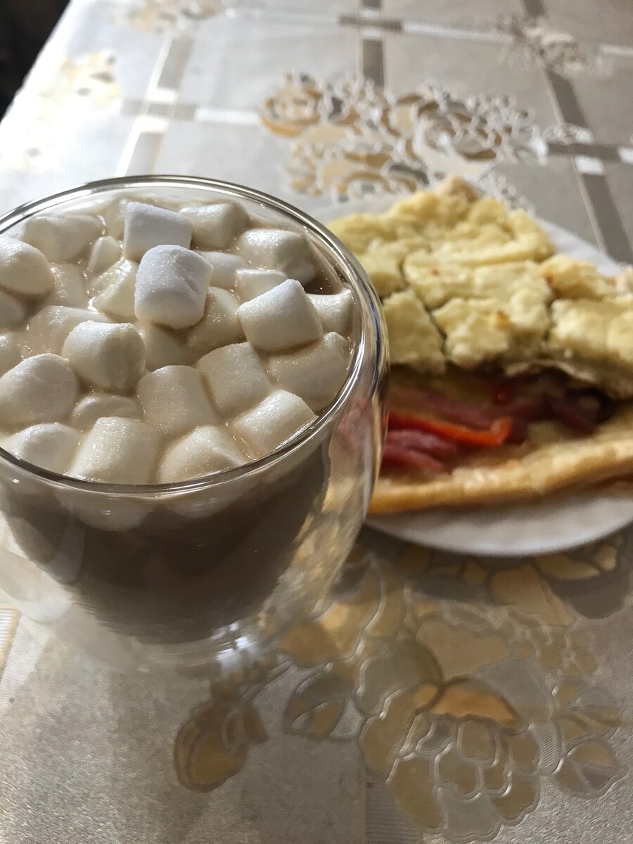 Кофе ☕️ пицца 🍕 ватрушка с творогом 