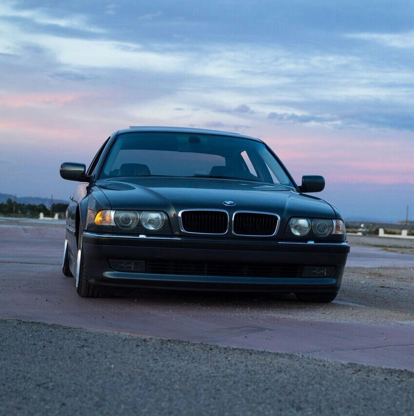 BMW 7 e38 бумер черный