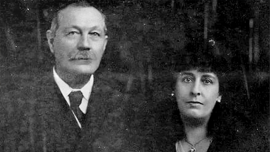 Фото А. Конан Дойла с женой.
