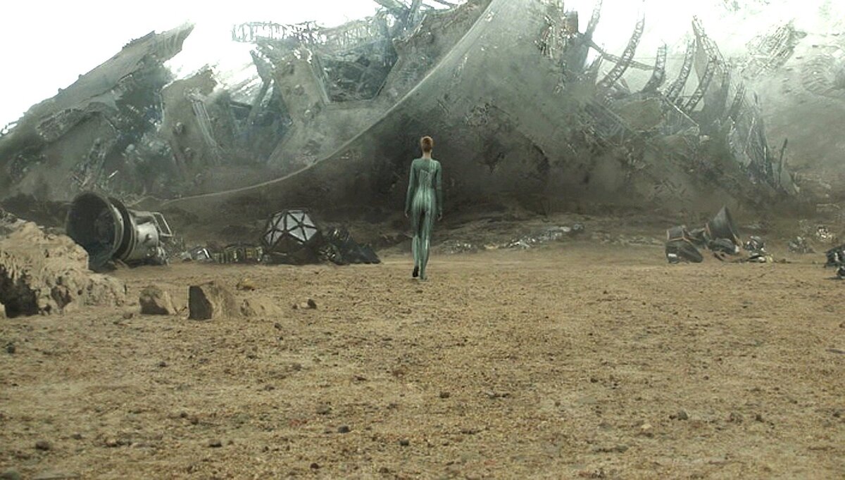 Матери надо себя подремонтировать, она потеряла много андроидной крови, надо ее восполнить.